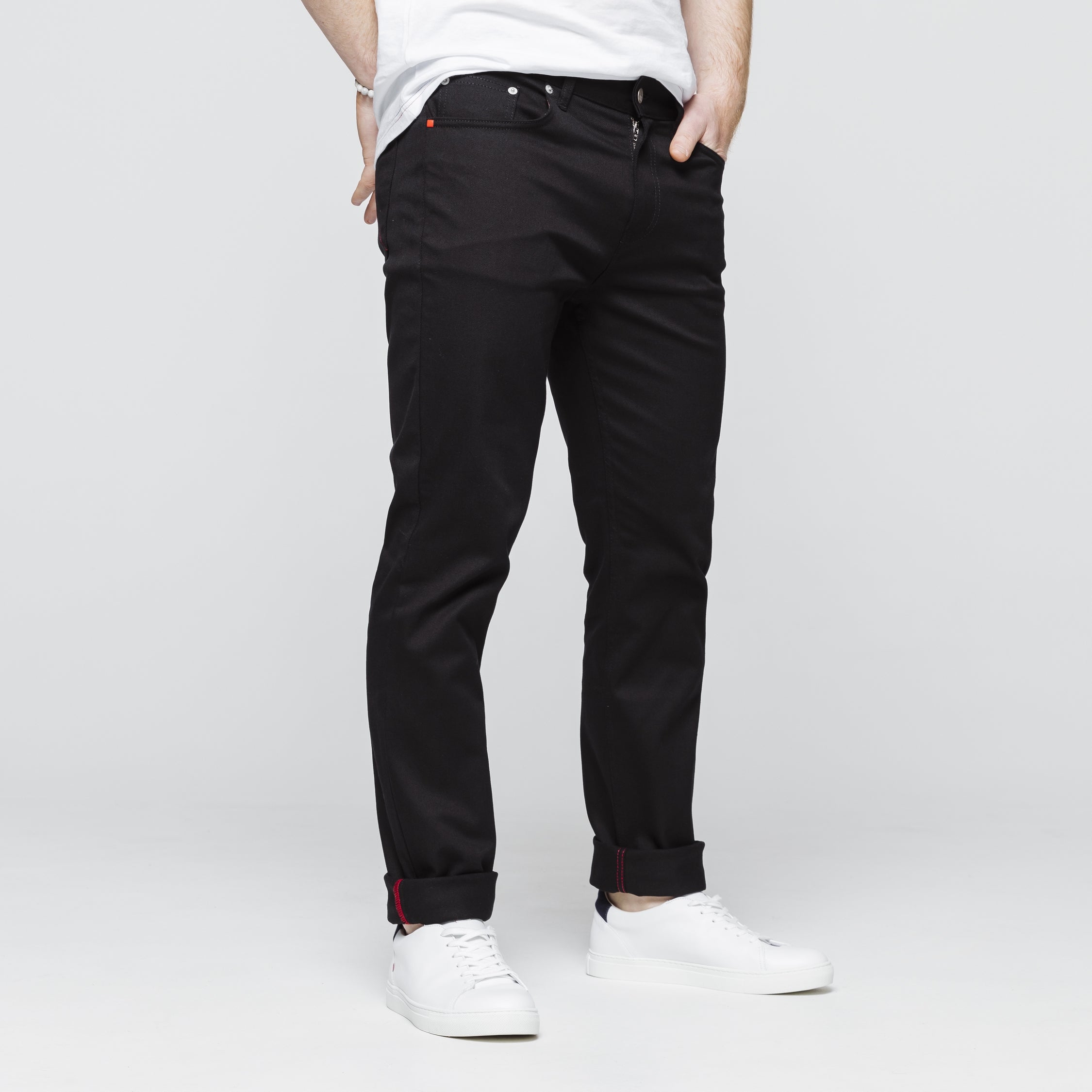 Jean ajusté 103 SuperDenim Flex noir