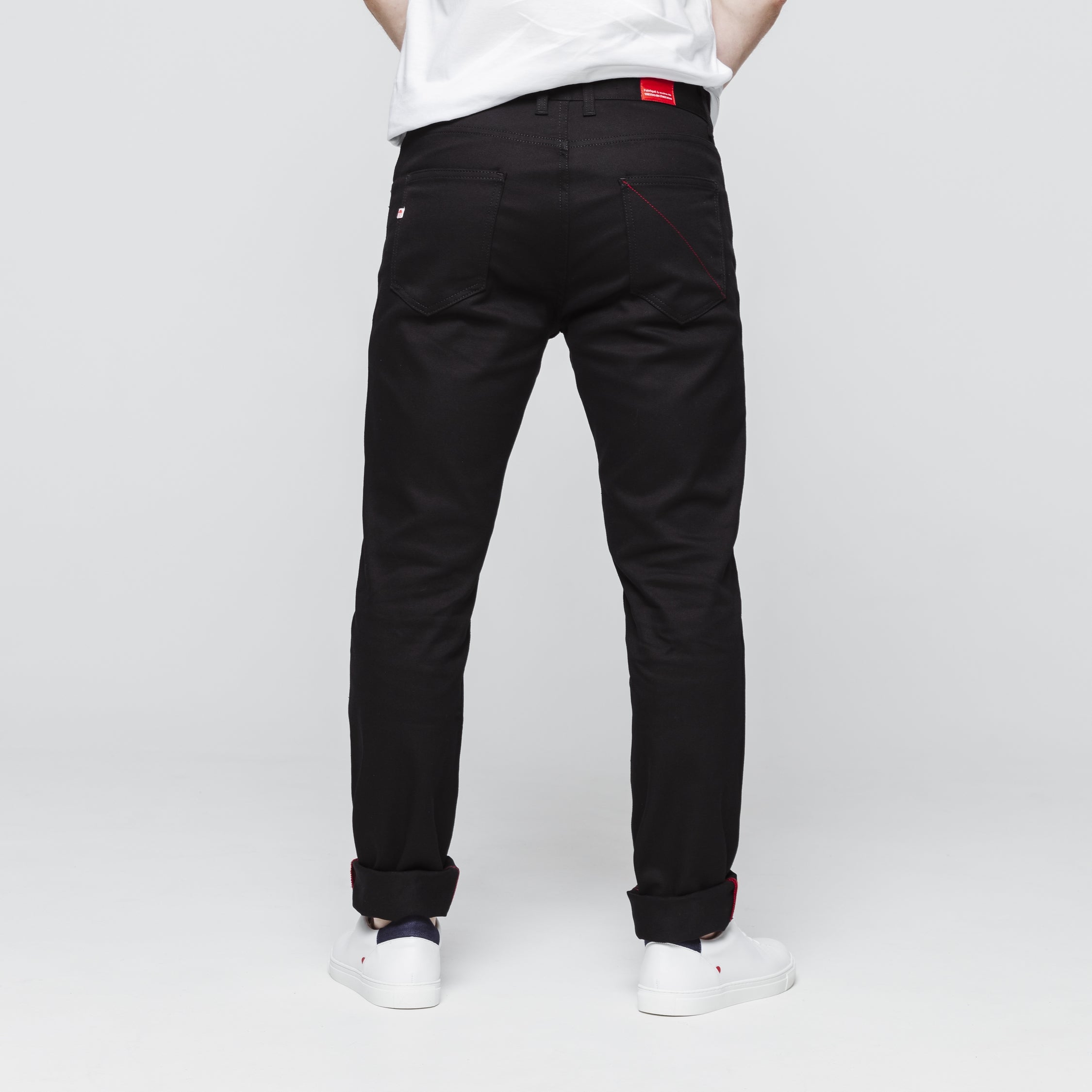 Jean ajusté 103 SuperDenim Flex noir