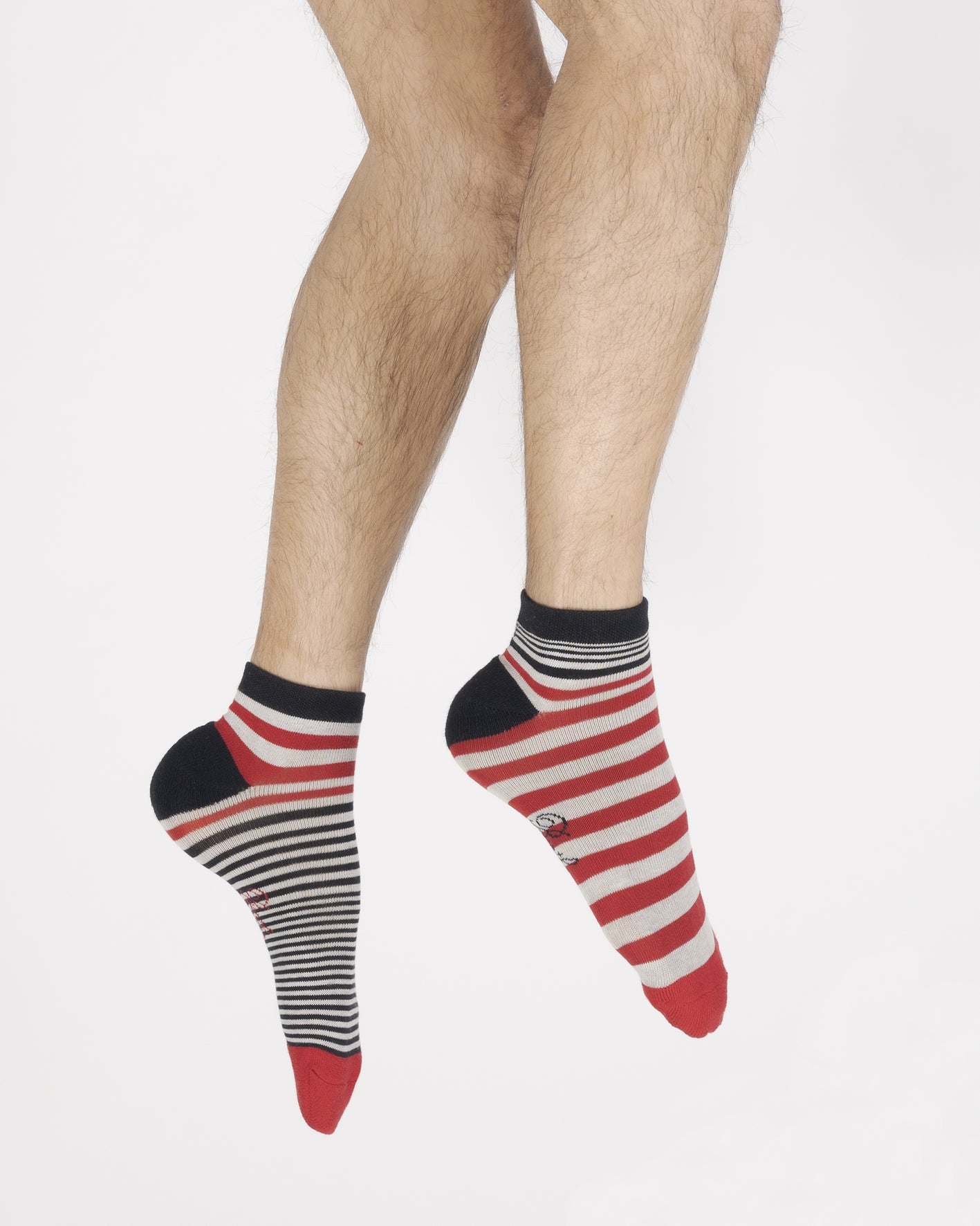 Men's sports socks cotton asymmetrical stripes navy red