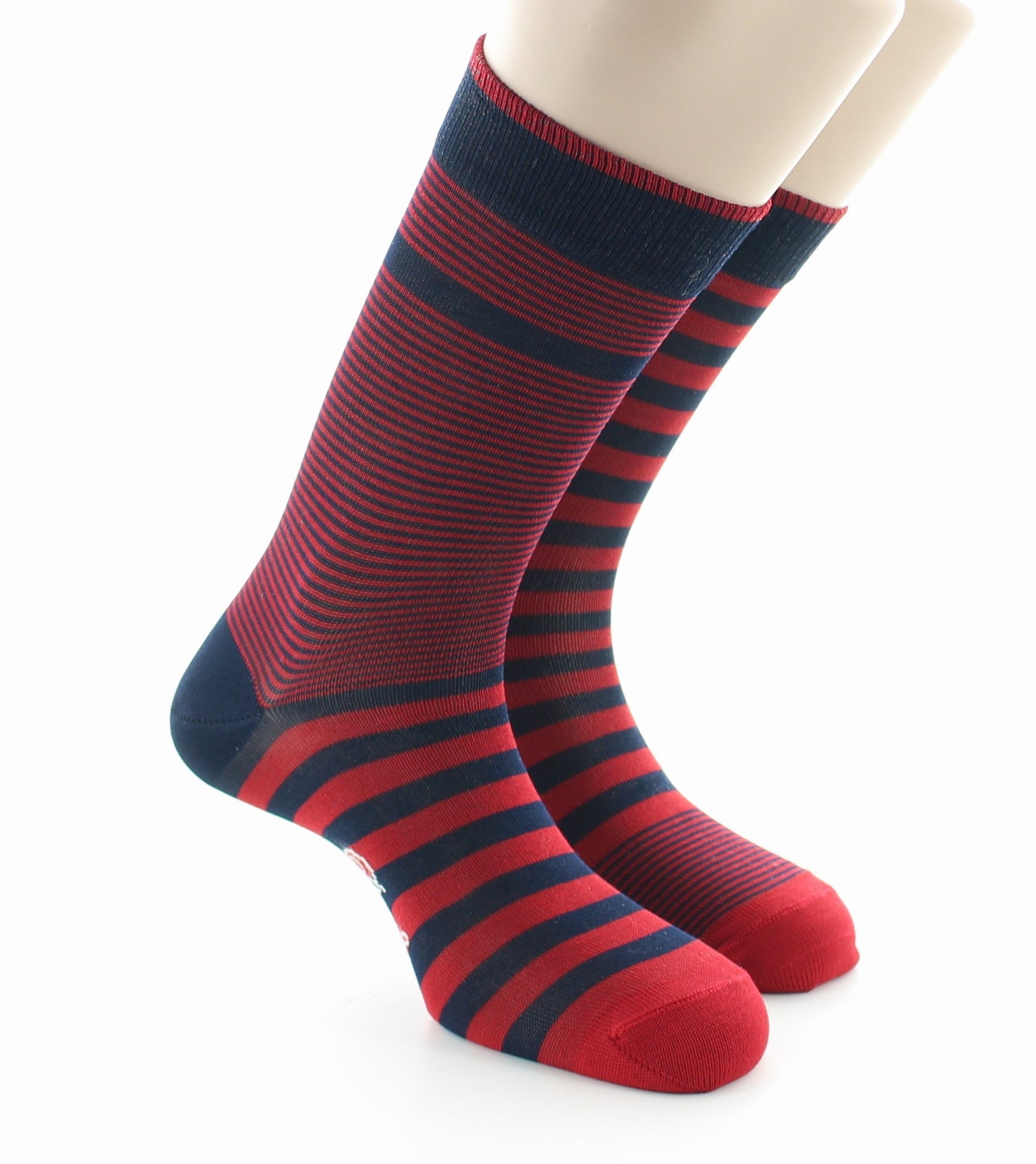 Chaussettes homme rayees asymetriques marine et rouge